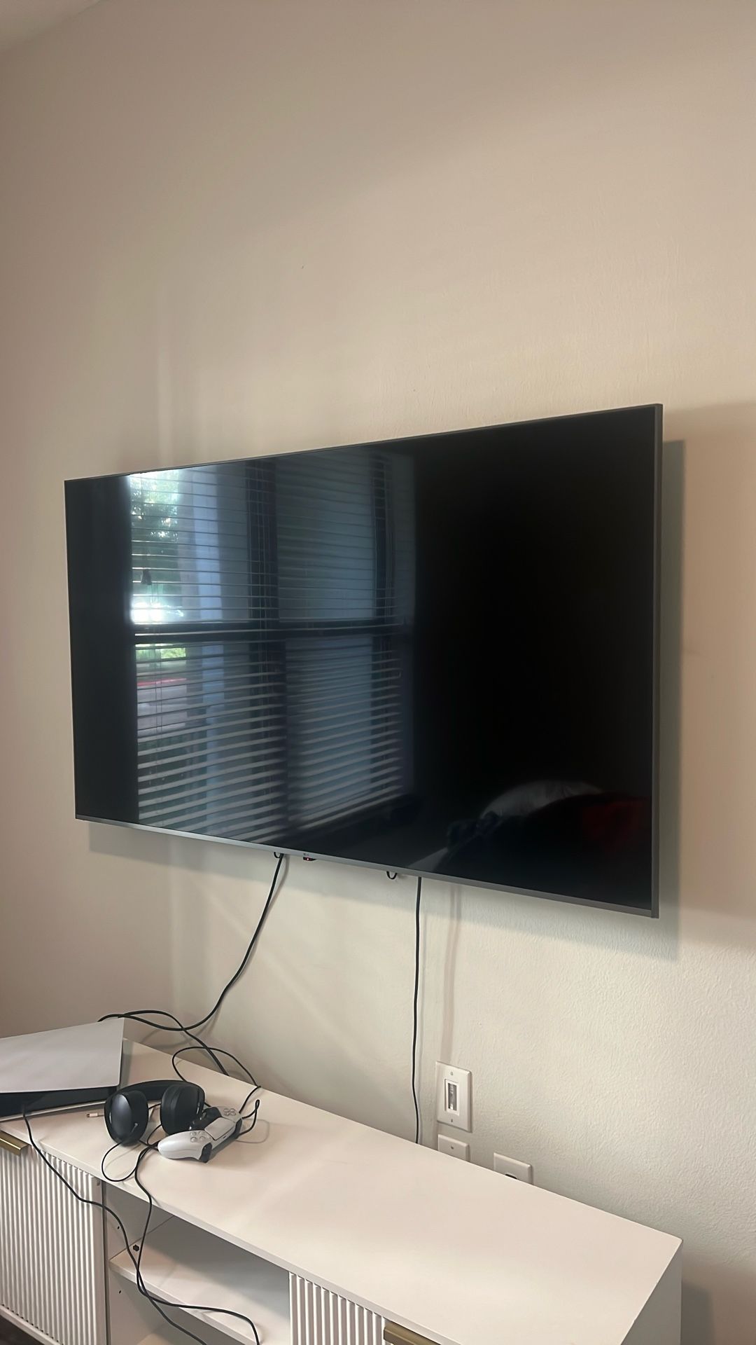 65” Inch Lg Tv With Legs