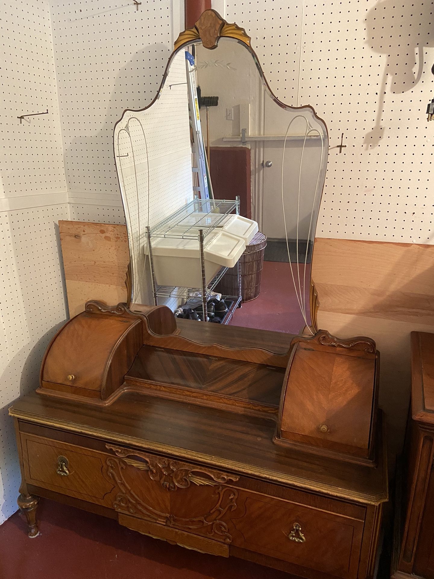 Antique twin bed, bureau with mirror