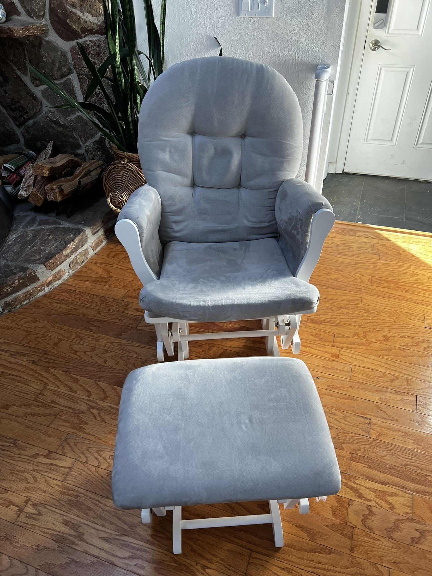 Glider Chair w/ Ottoman - Gray/White