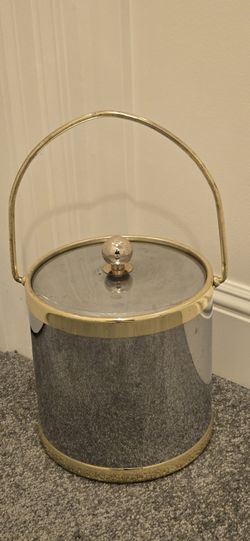 Ice bucket w/ lid - gallon capacity