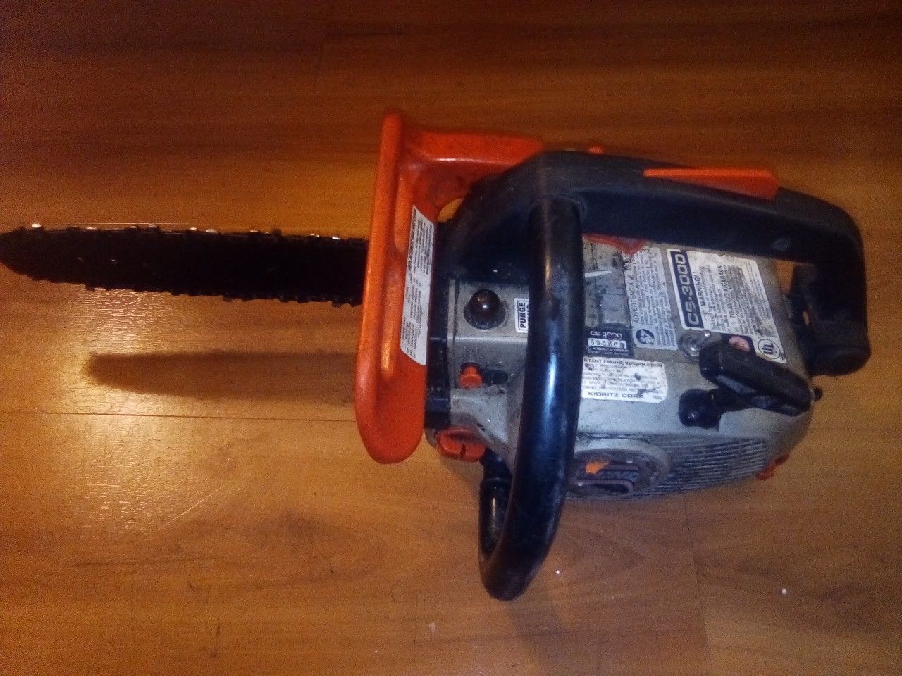 Echo C's 3000 chainsaw