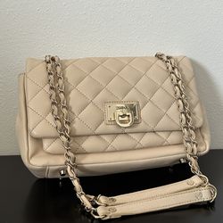 DKNY Beige Quilted Chain Bag – Shoulder & Crossbody Wear