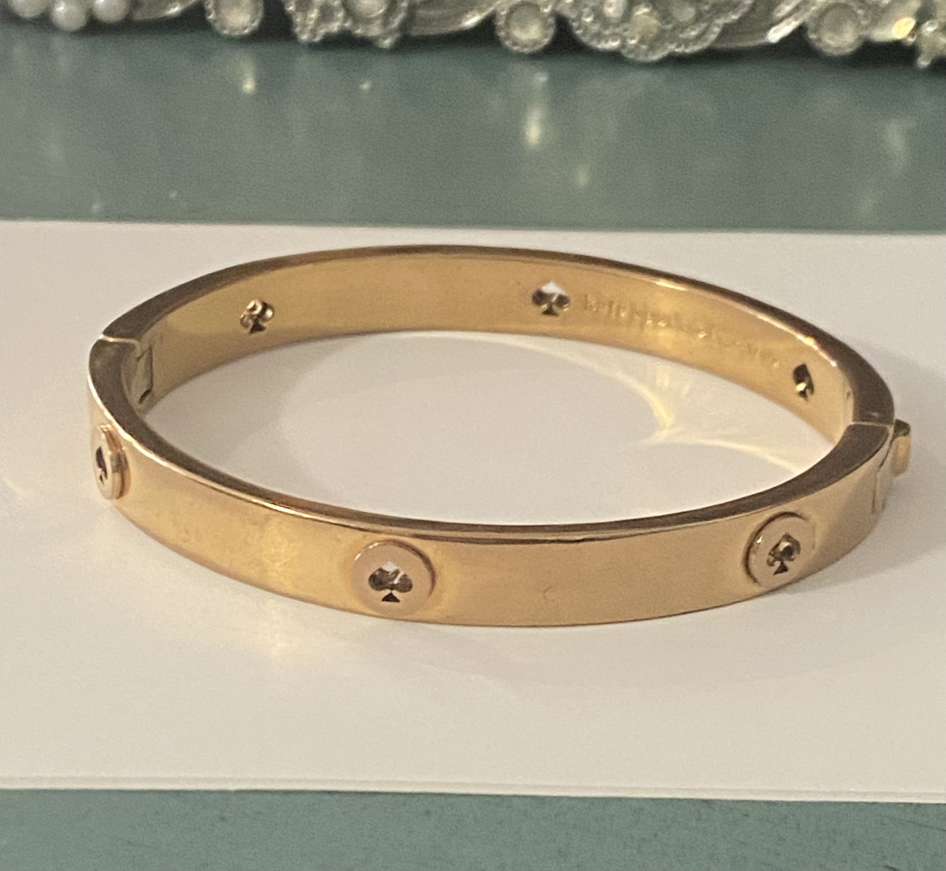 Kate Spade Cute Out Spade Gold Bangle