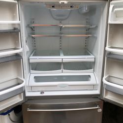 Jenn Air Stainless Steel Frenchdoor Refrigerator With Water And Ice 