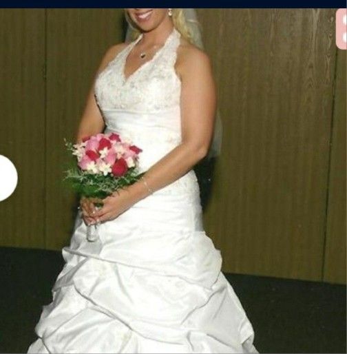 David's Bridal Size 4 White Wedding Dress Gown Style L9606