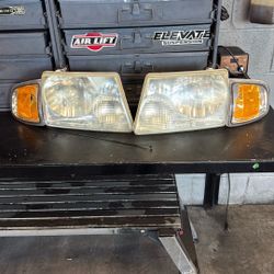 2010 Ford Ranger Headlights 