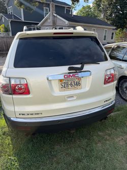 2011 GMC acadia awd