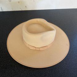 Women’s Lack Of Color Hat