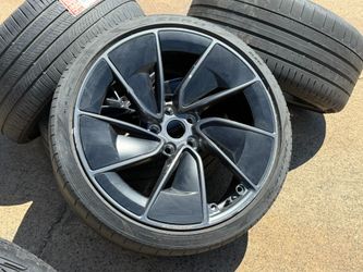 20” Tesla model 3 warp wheels tires 235/35/20 and 275/30/20 50% tread
