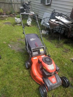 Hasqvarna self propelled lawnmower