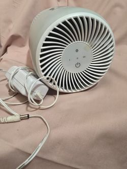 Compact Air Purifier / Desk Fan with Power Adapter