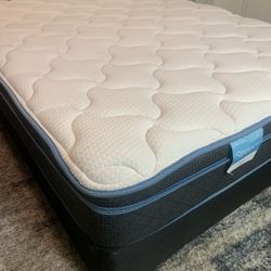 Sleepys Twin mattresses and back spring it’s very good condition