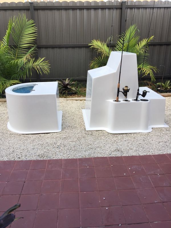 Fiberglass Center Console and Baitwell Combo for Sale in Glenvar