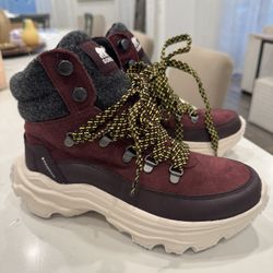 Sorel kinetic Breakthru Hiking Boots  