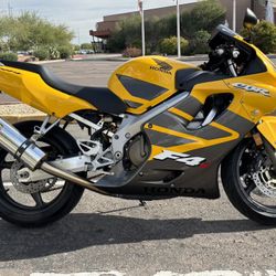 2006 Honda CBR 600F4i 13k Miles!!