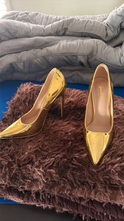 Size 8 Gold Metallic Pointed-Toe Stiletto Heels