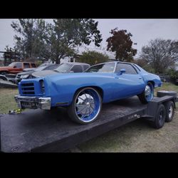 Custom ‘76 Chevy Monte Carlo 