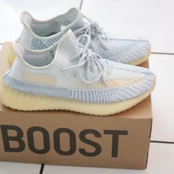 Yeezy Cloud Whites V2   size 8.5M