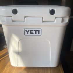 Yeti Roadie 24 Hard Cooler White 