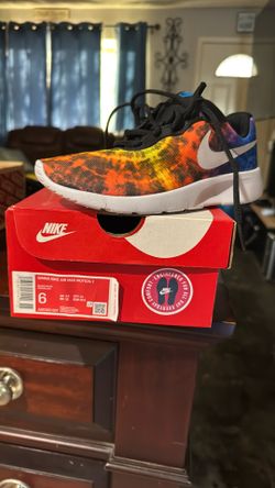 Nike Women’s Size 6