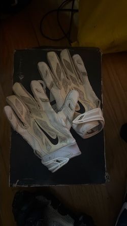 Used Medium Nike Football Gloves