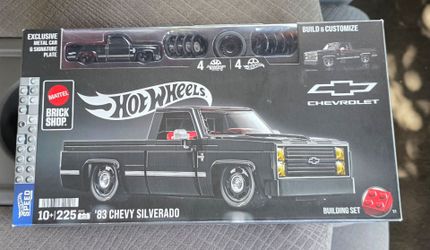 Mattel Brick Shop Hot Wheels '83 Chevy Silverado Building Toy Kit