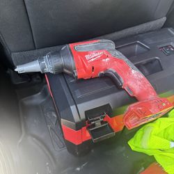 Milwaukee M18 Drywall Gun