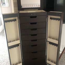 BEAUTIFUL JEWELLERY CABINET