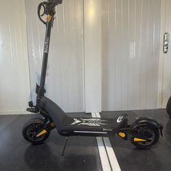 Dual-motor dual-battery high-speed electric scooter