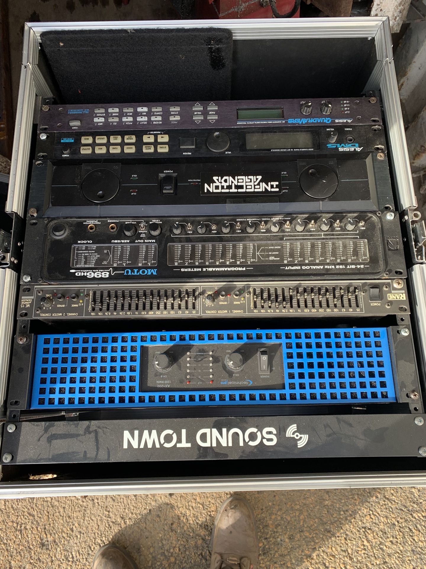 Dj Amps And Rack 