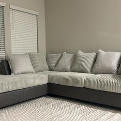 L Shape Sectional. 🚚WE DELIVER🚚