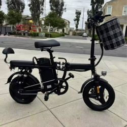 New Bike. Electrico  Corre. 25mh. Trae. Alarma  Trae. Direcciónales  Y. Control Remote 