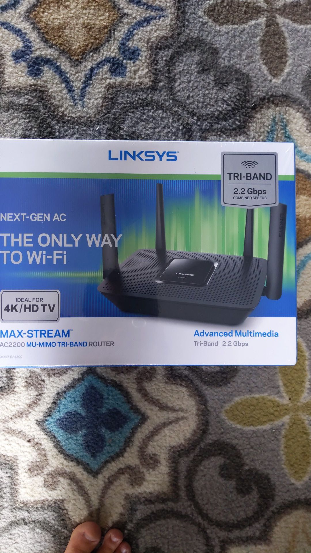Linksys EA 8300 AC2200 max-stream tri-band wireless router