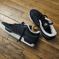 Adidas  Rivalry 86 Low 2.5