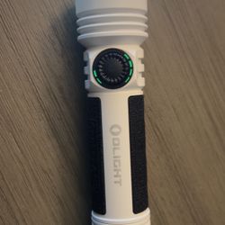 Olight Seeker 4 Pro Flashlight 