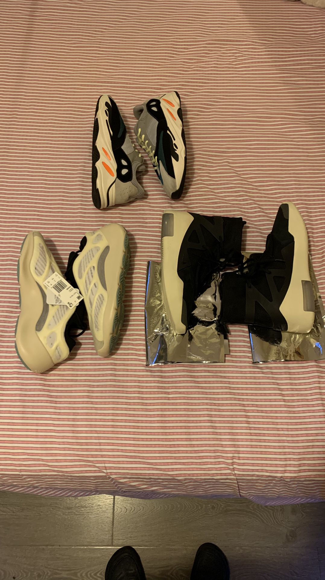 YEEZY BOOTS 700 and Nike fear of god All DS OFFER MEE