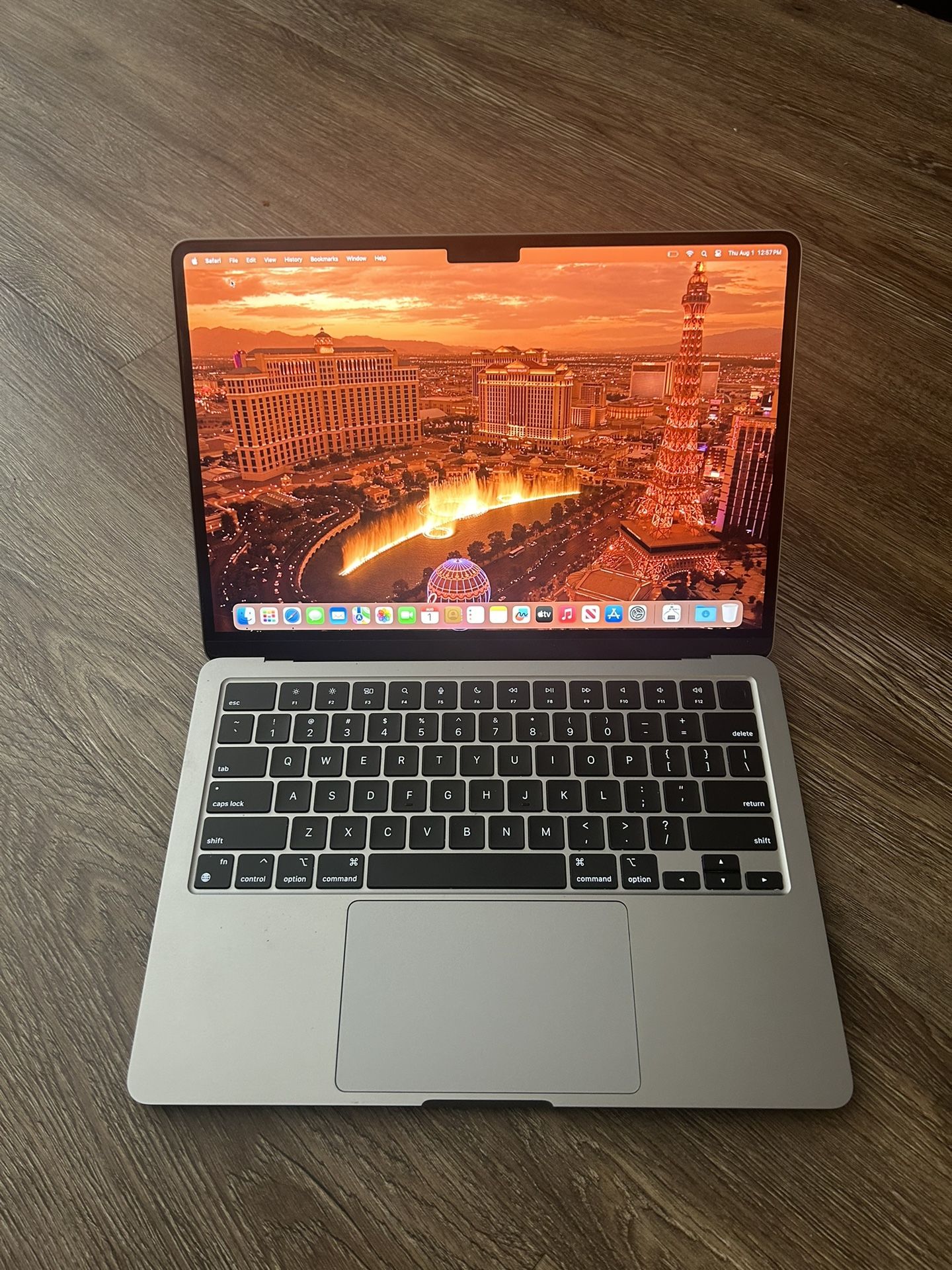 2023 13.6” MacBook Air (M2) 💻 with over $1000 in Preinstalled Software: Logic Pro X, Adobe Primere, Final Cut Pro & More!