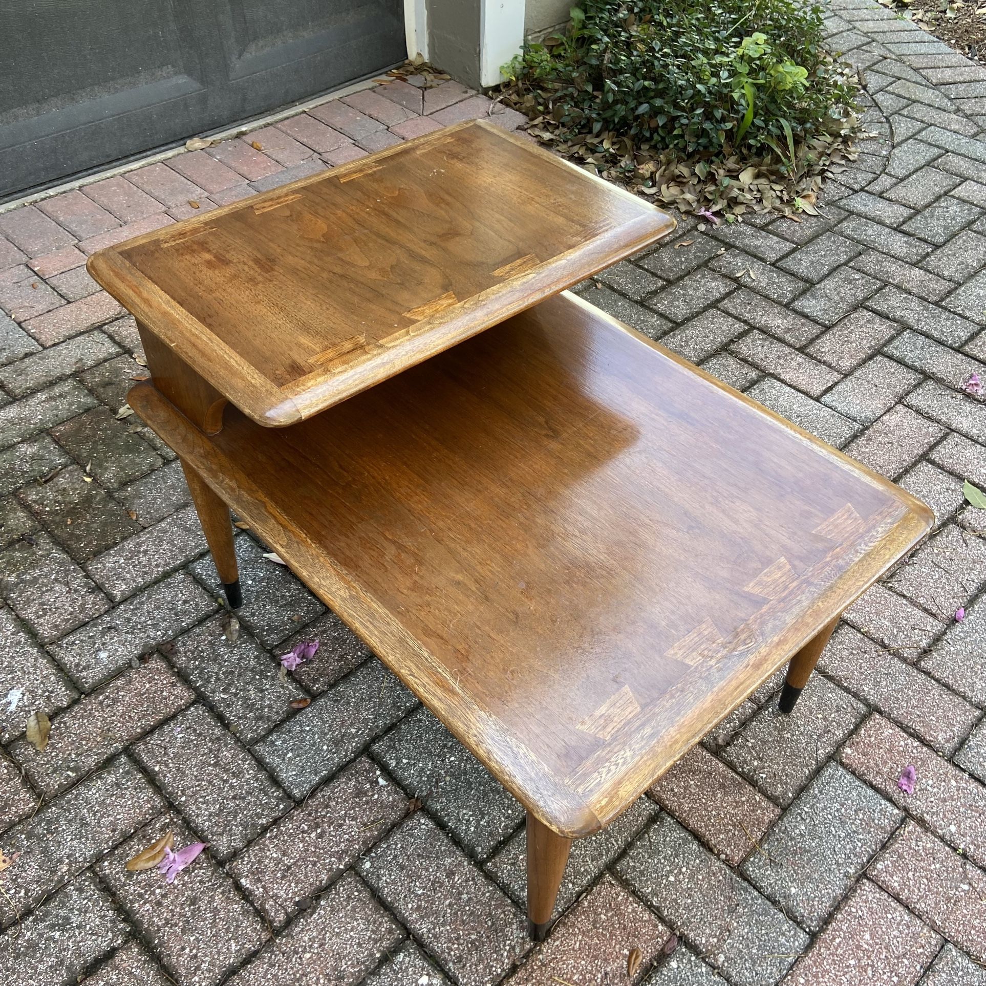 Lane MCM Inlaid Dovetail Step End Table 090007 for Sale in Orlando, FL