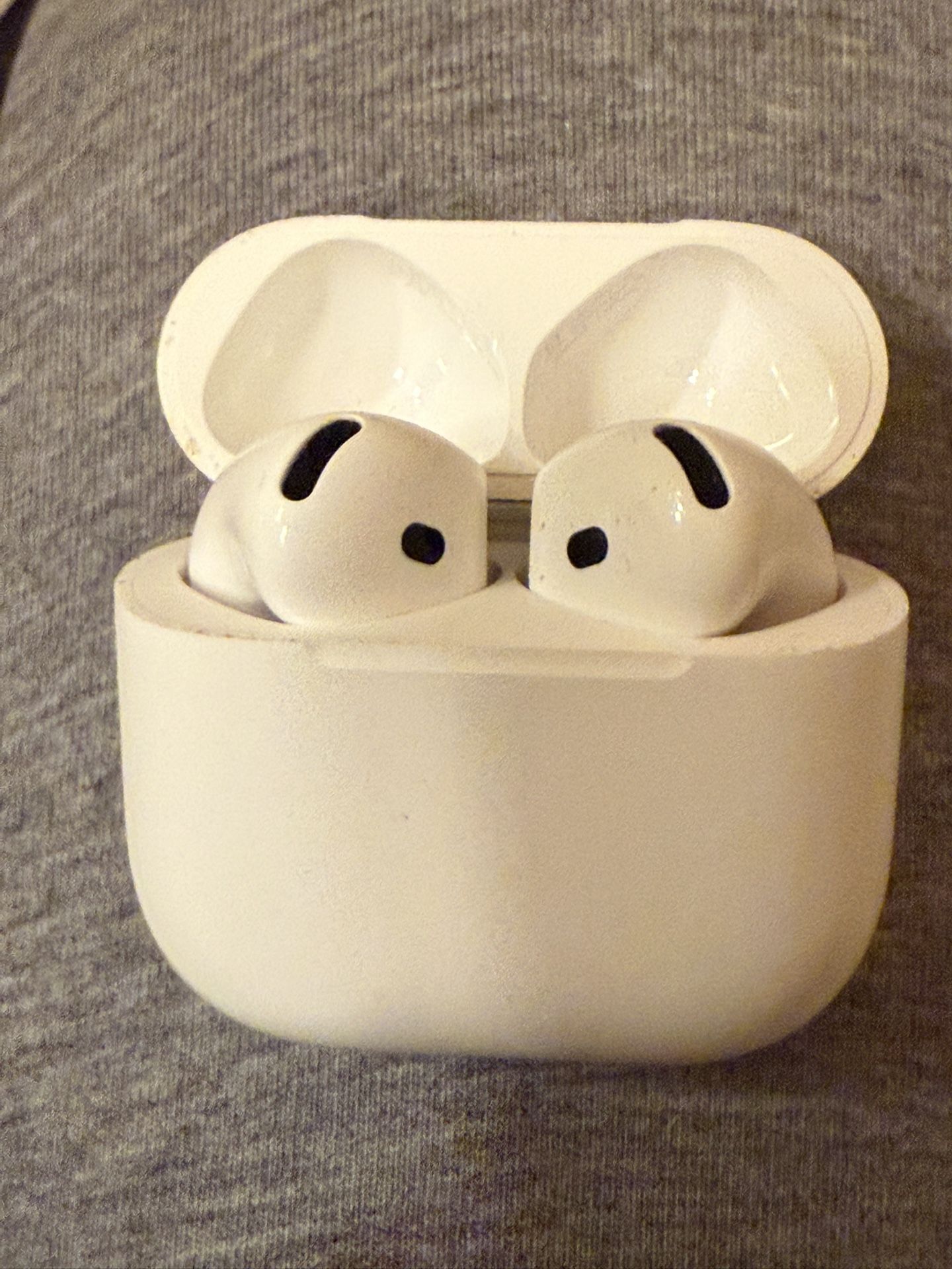 Genuine Apple Air Pod 4th Gen Like New