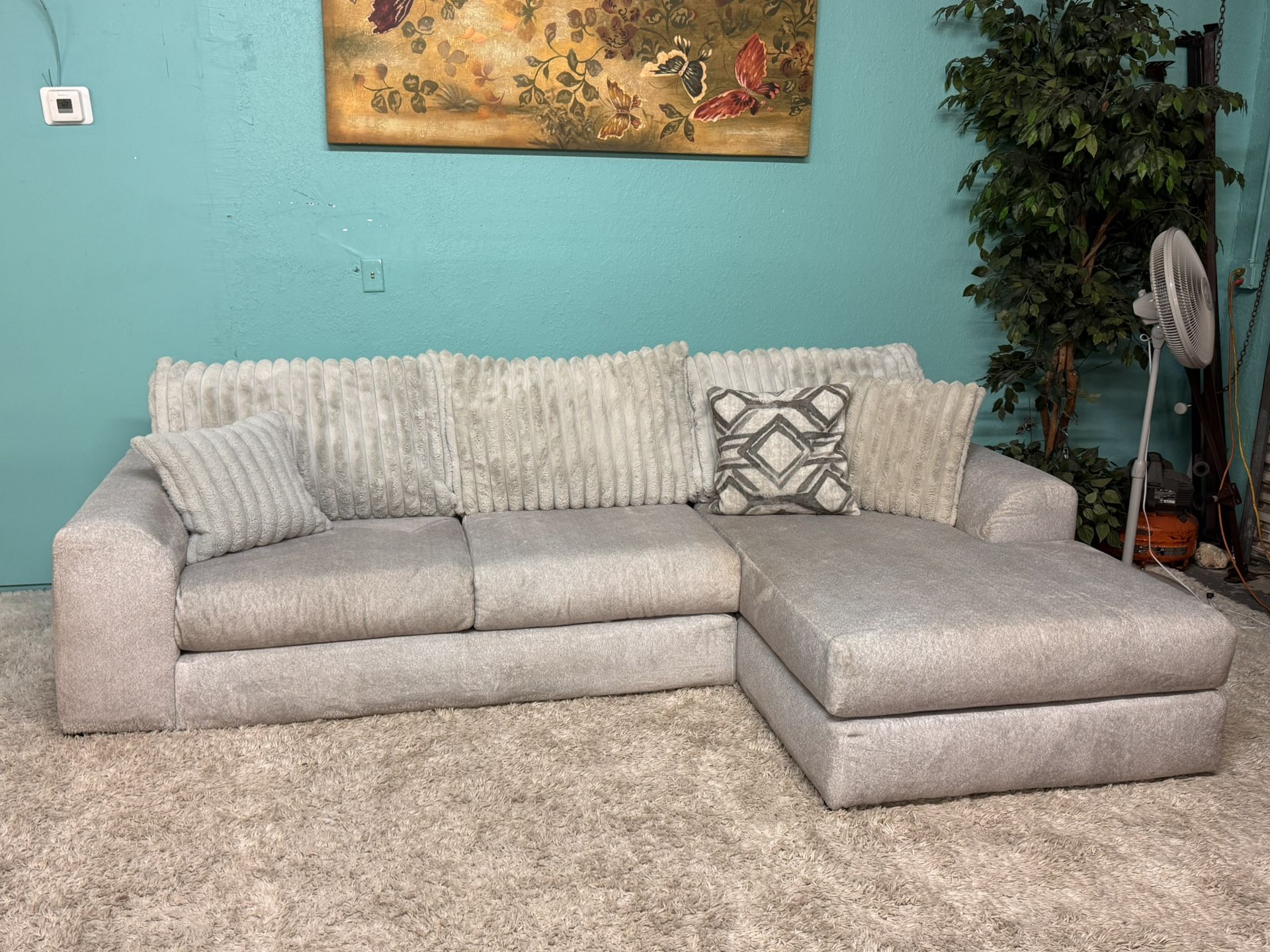 Nice Light Grey 2 Piece Sectional Couch Living Room Set With Throw Pillows 