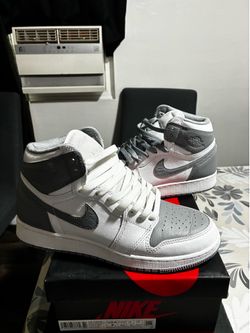 Air Jordan 1 retro high OG / color: stealth/white