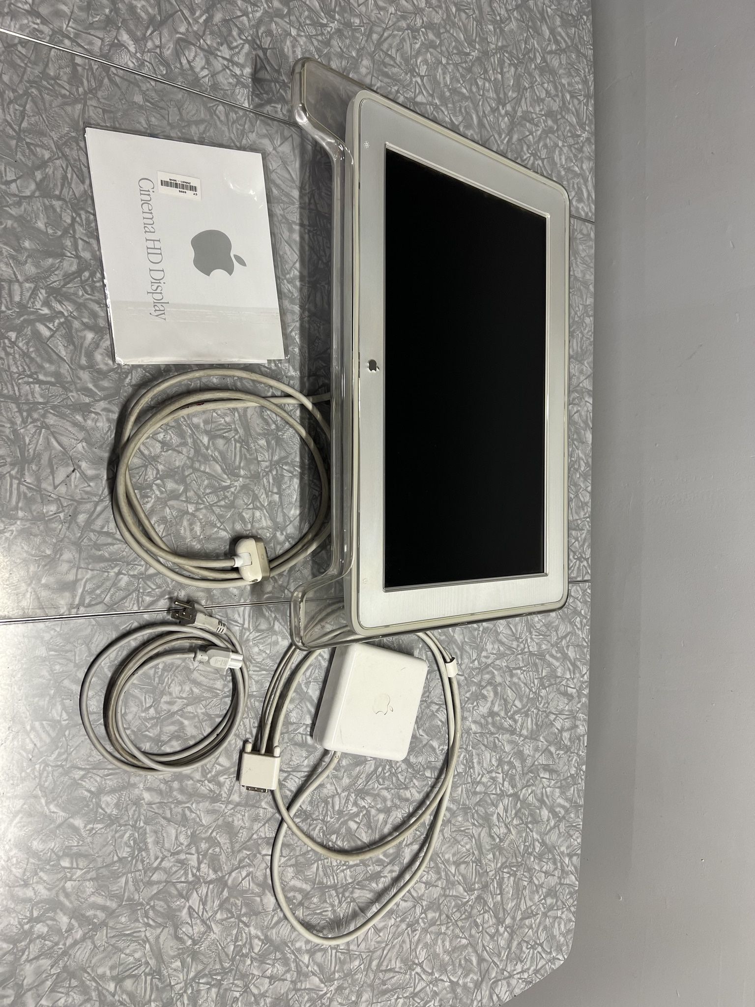 23” Apple Cinema HD Display