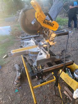 DEWALT TABLE SAW