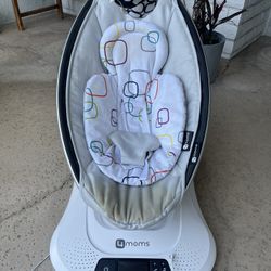 4 MOMS MamaRoo Swing