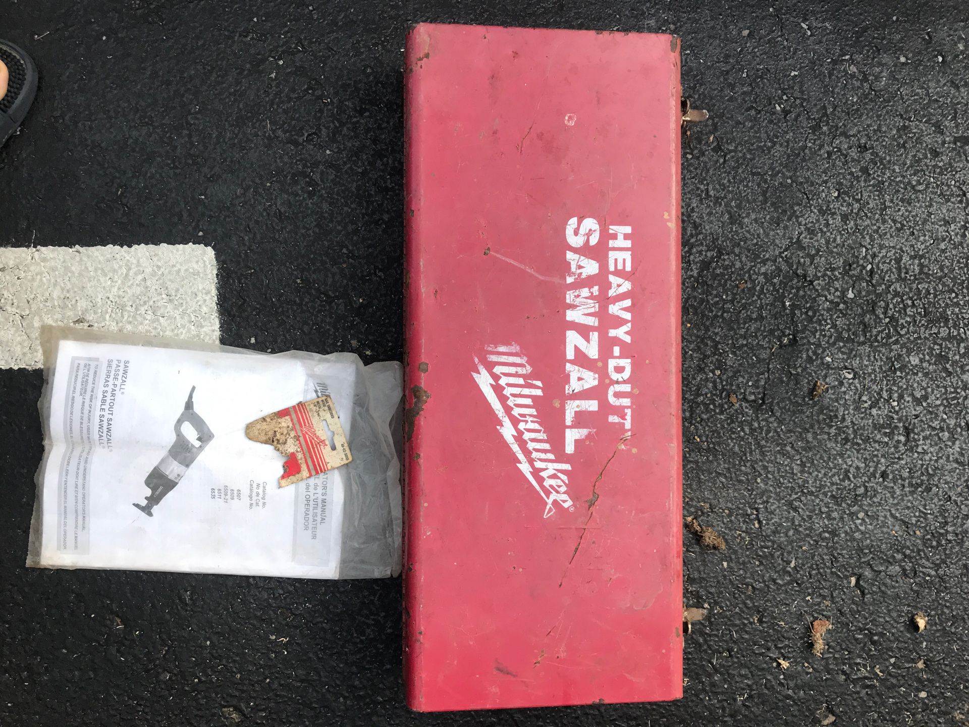 Miluawakee sawzall model 6509-21 metal case only
