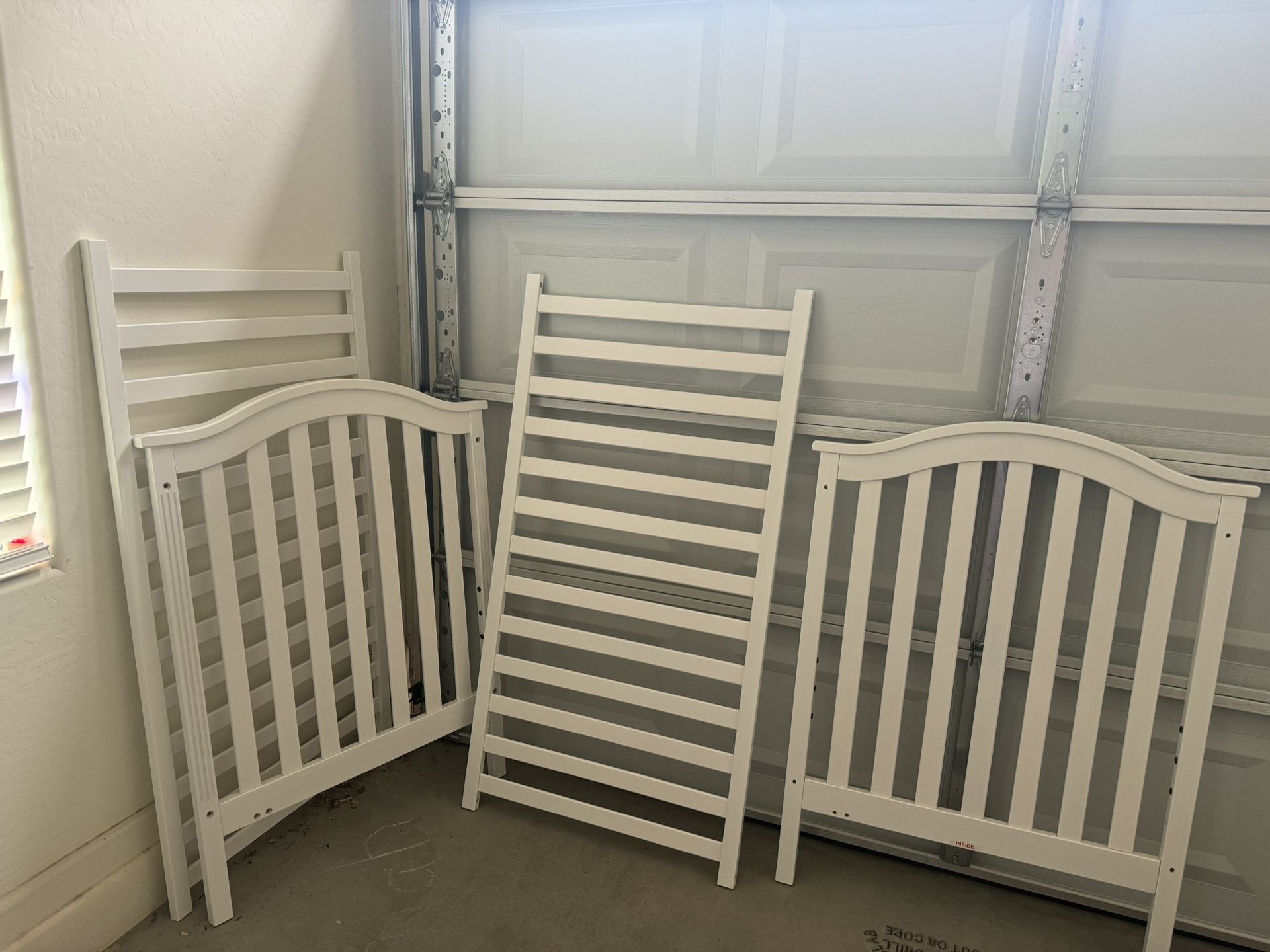Like New! White Crib With Parts And Linens / Mattress Pad