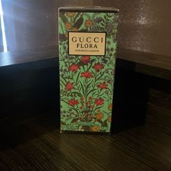 Gucci Flora Perfume 
