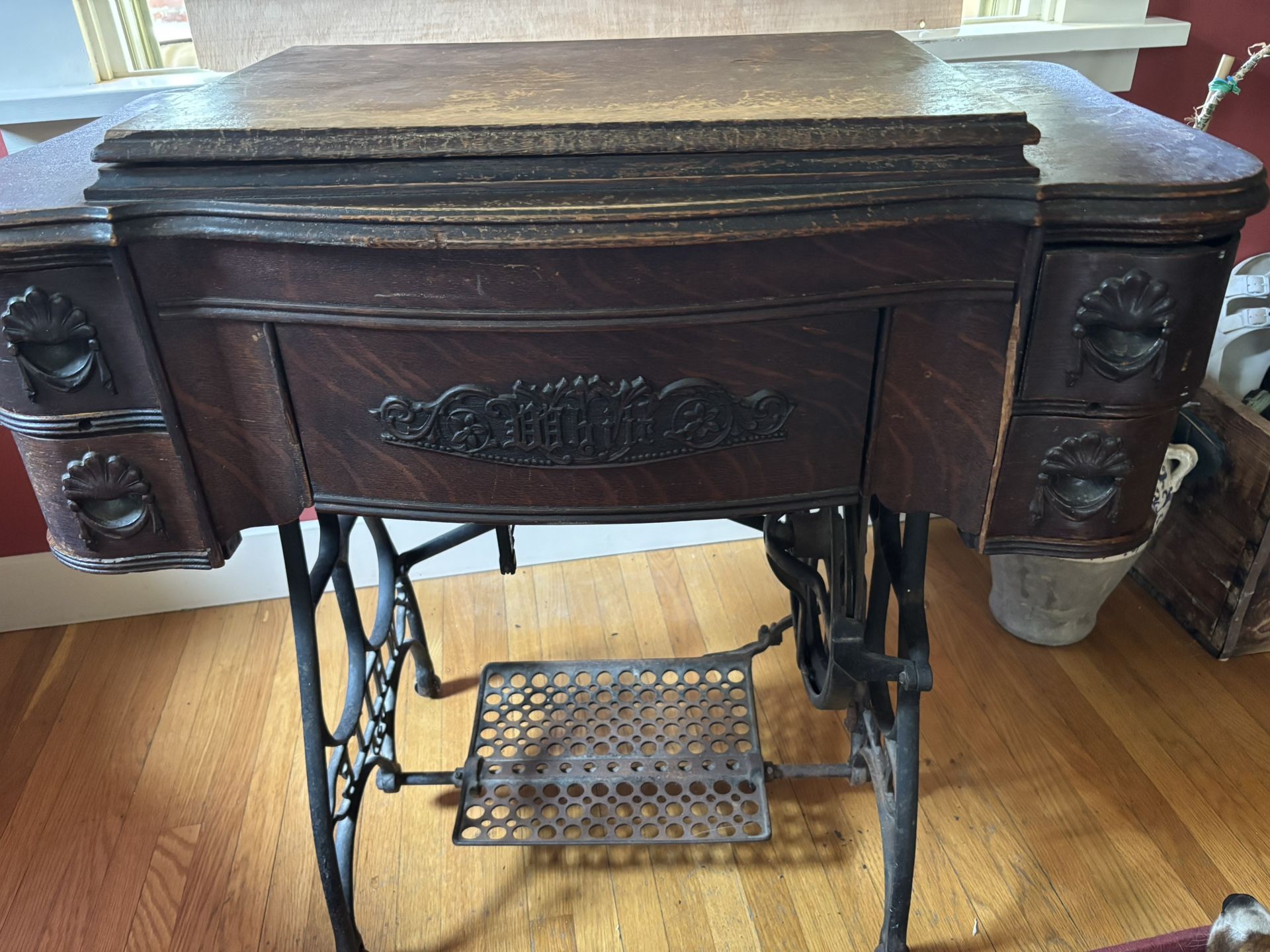 Antique “White” Treadle sewing table w/machine