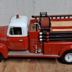 MODEL FIRE TRUCK