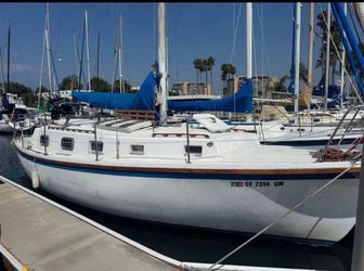 1980 33ft Yorktown Sailboat